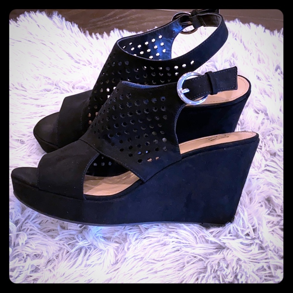 Peep Toe wedges